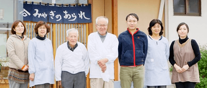 みやぎのあられ従業員一同